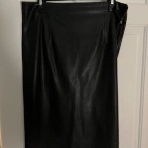 Black faux leather skirt - side zipper no tears or holes